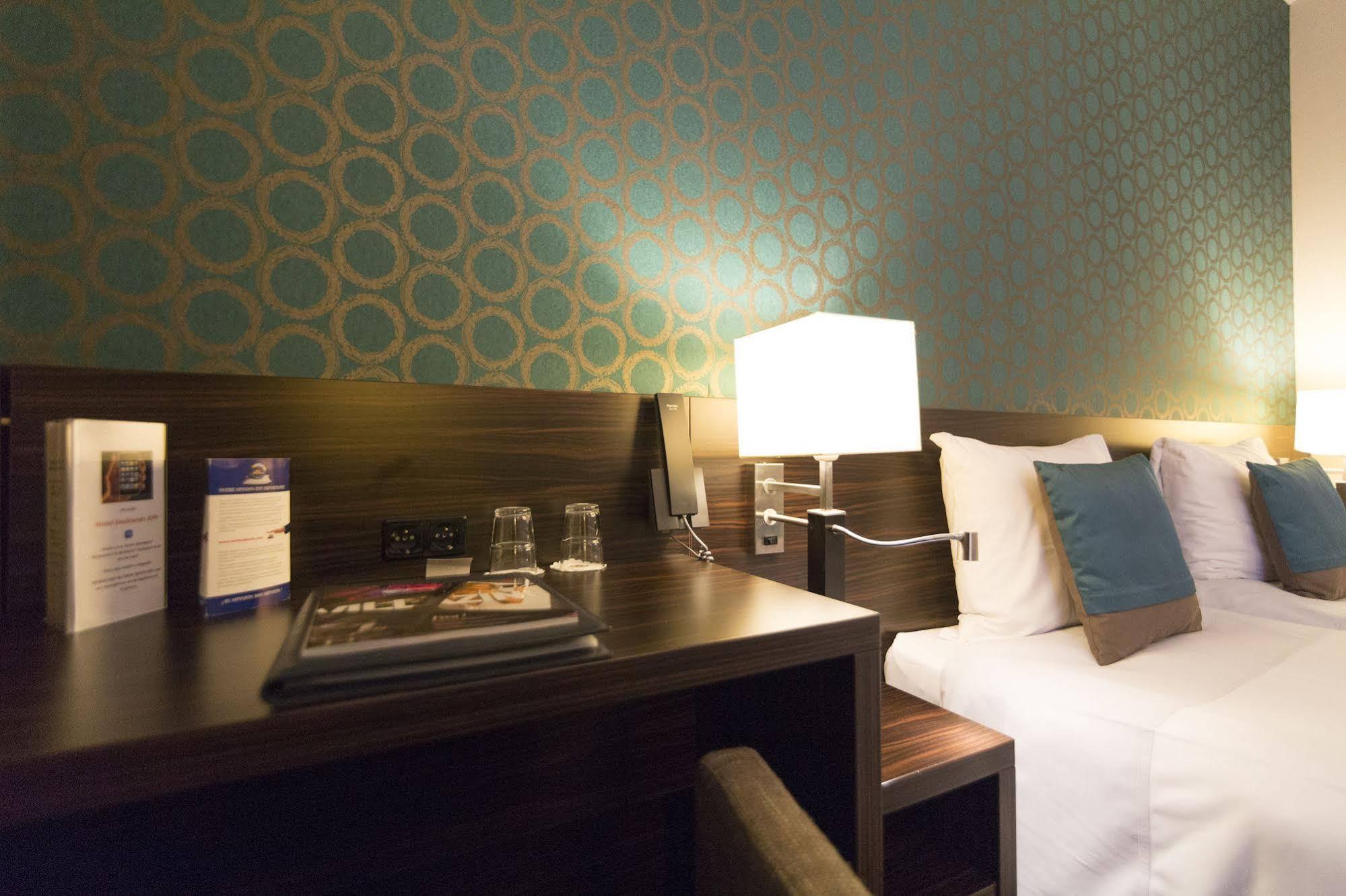 Hotel Docklands Antwerpen Bagian luar foto