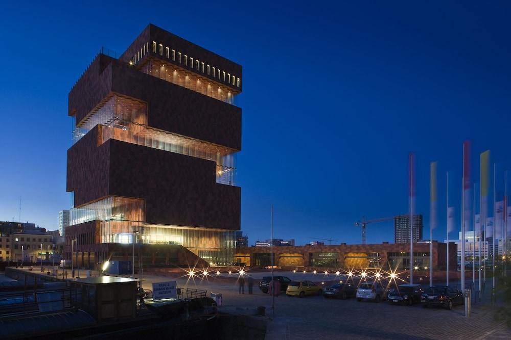 Hotel Docklands Antwerpen Bagian luar foto