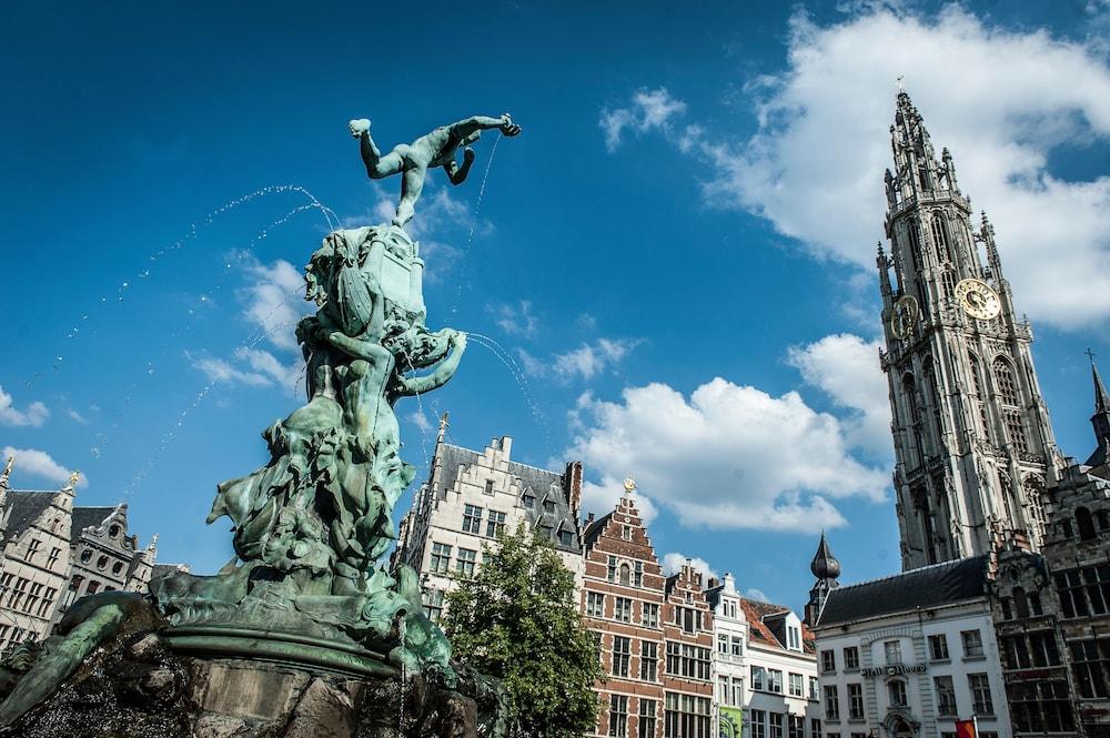 Hotel Docklands Antwerpen Bagian luar foto