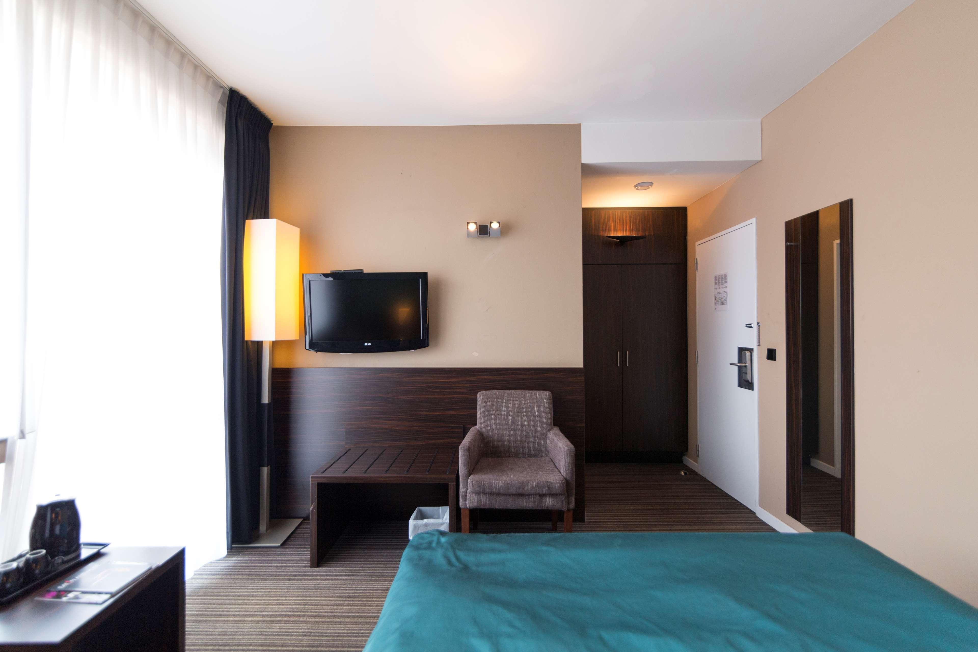 Hotel Docklands Antwerpen Bagian luar foto