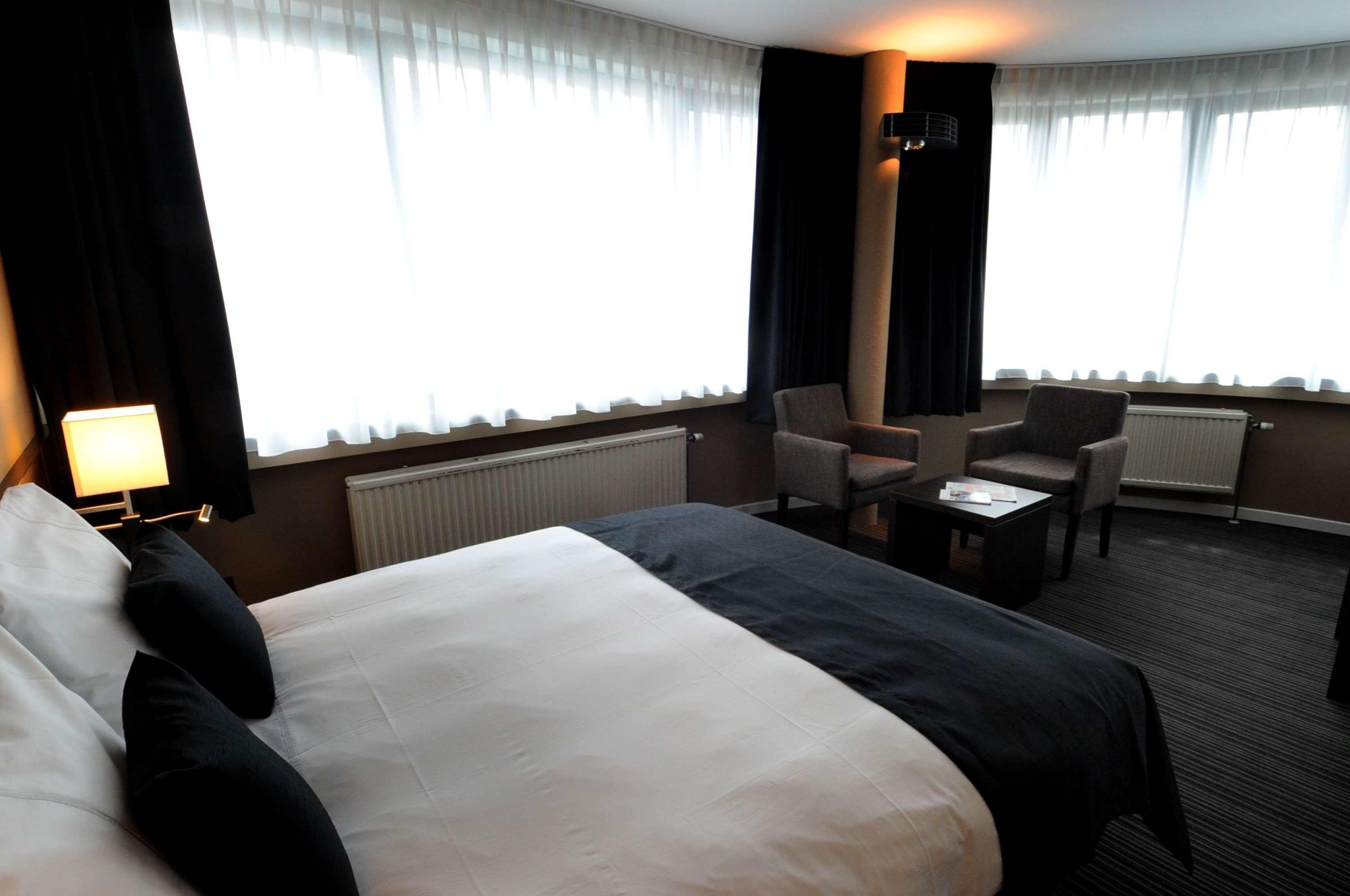 Hotel Docklands Antwerpen Bagian luar foto