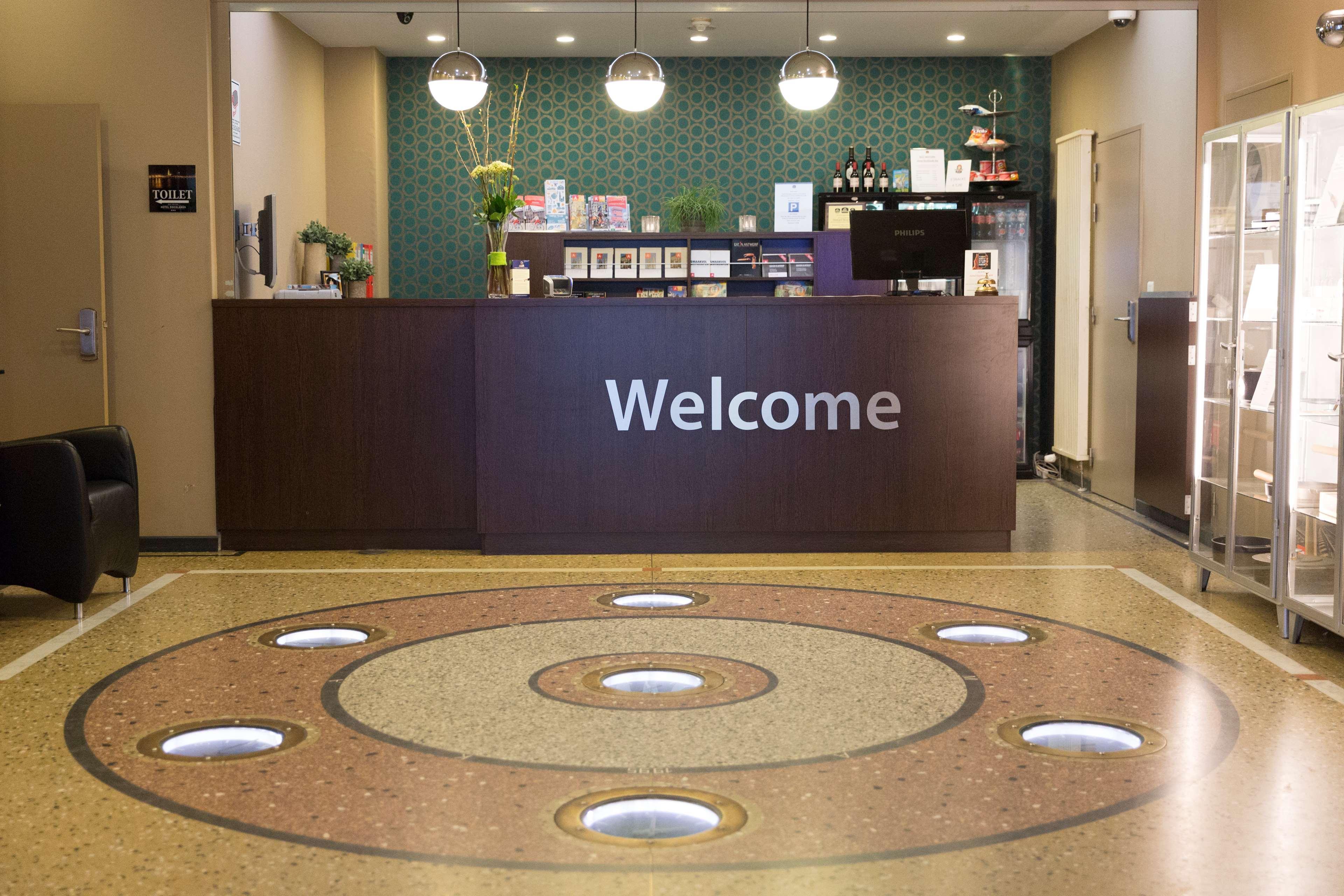 Hotel Docklands Antwerpen Bagian luar foto