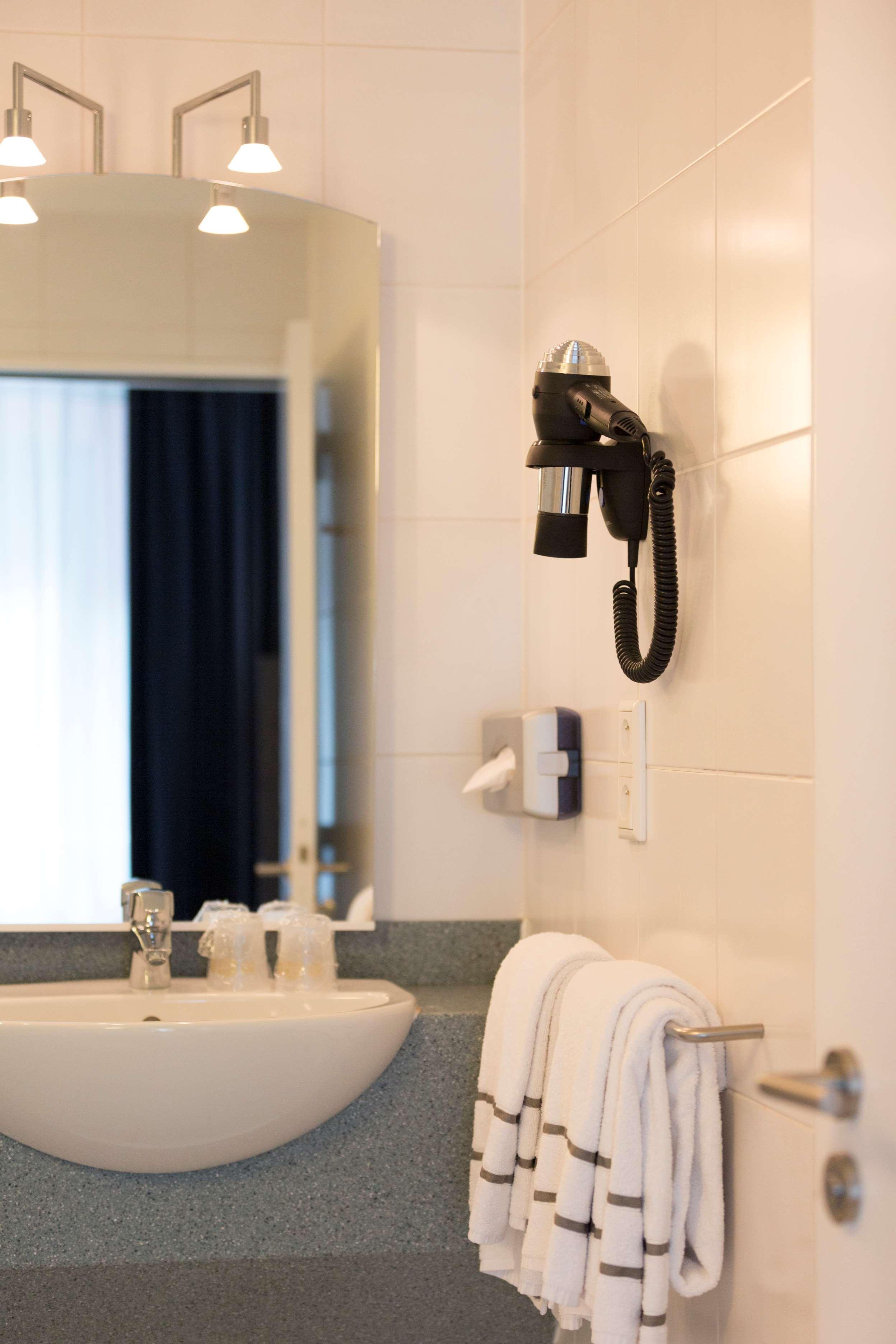 Hotel Docklands Antwerpen Bagian luar foto