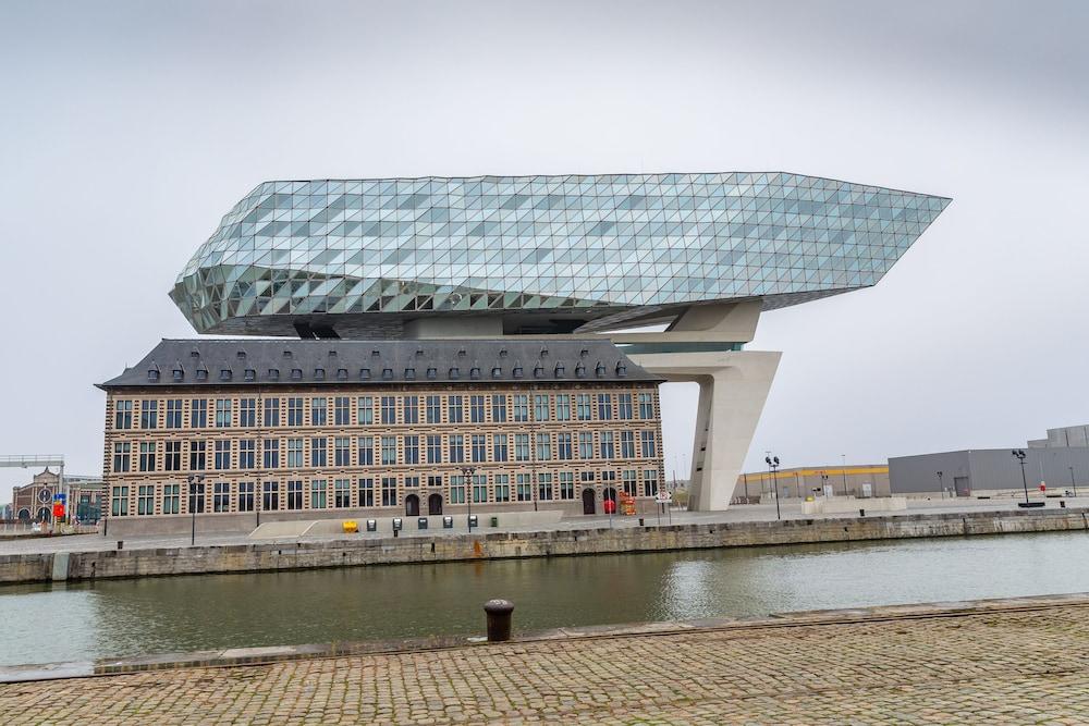 Hotel Docklands Antwerpen Bagian luar foto